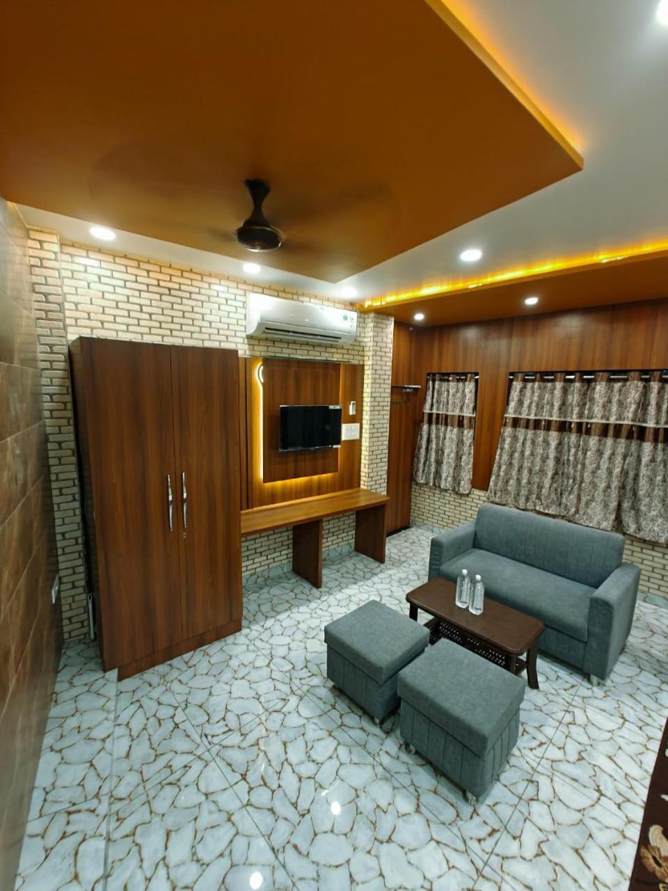 Shri Kailash Pati Guest House- Opposite Kashi Vishwanath Temple Varanasi Ngoại thất bức ảnh