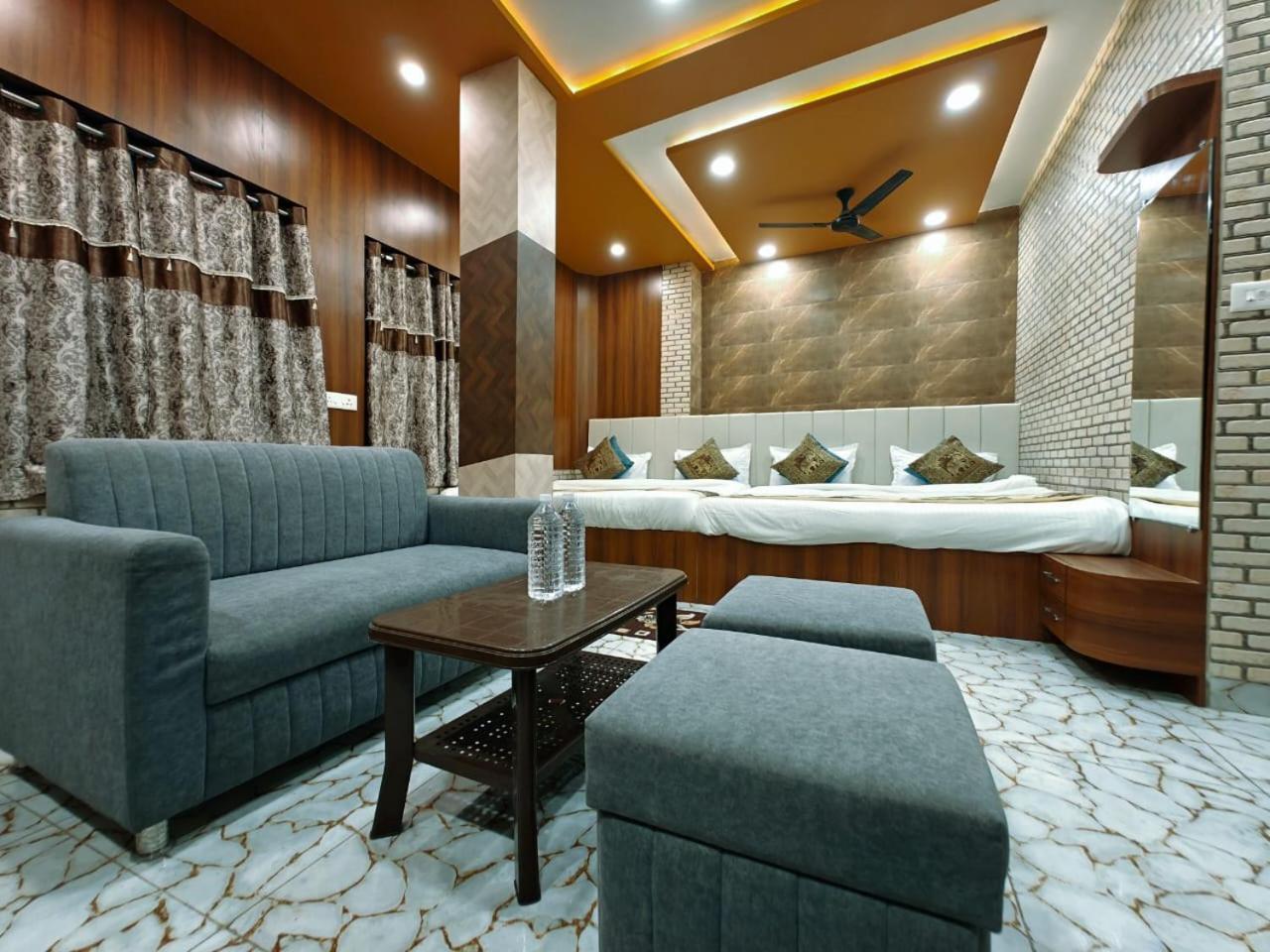 Shri Kailash Pati Guest House- Opposite Kashi Vishwanath Temple Varanasi Ngoại thất bức ảnh