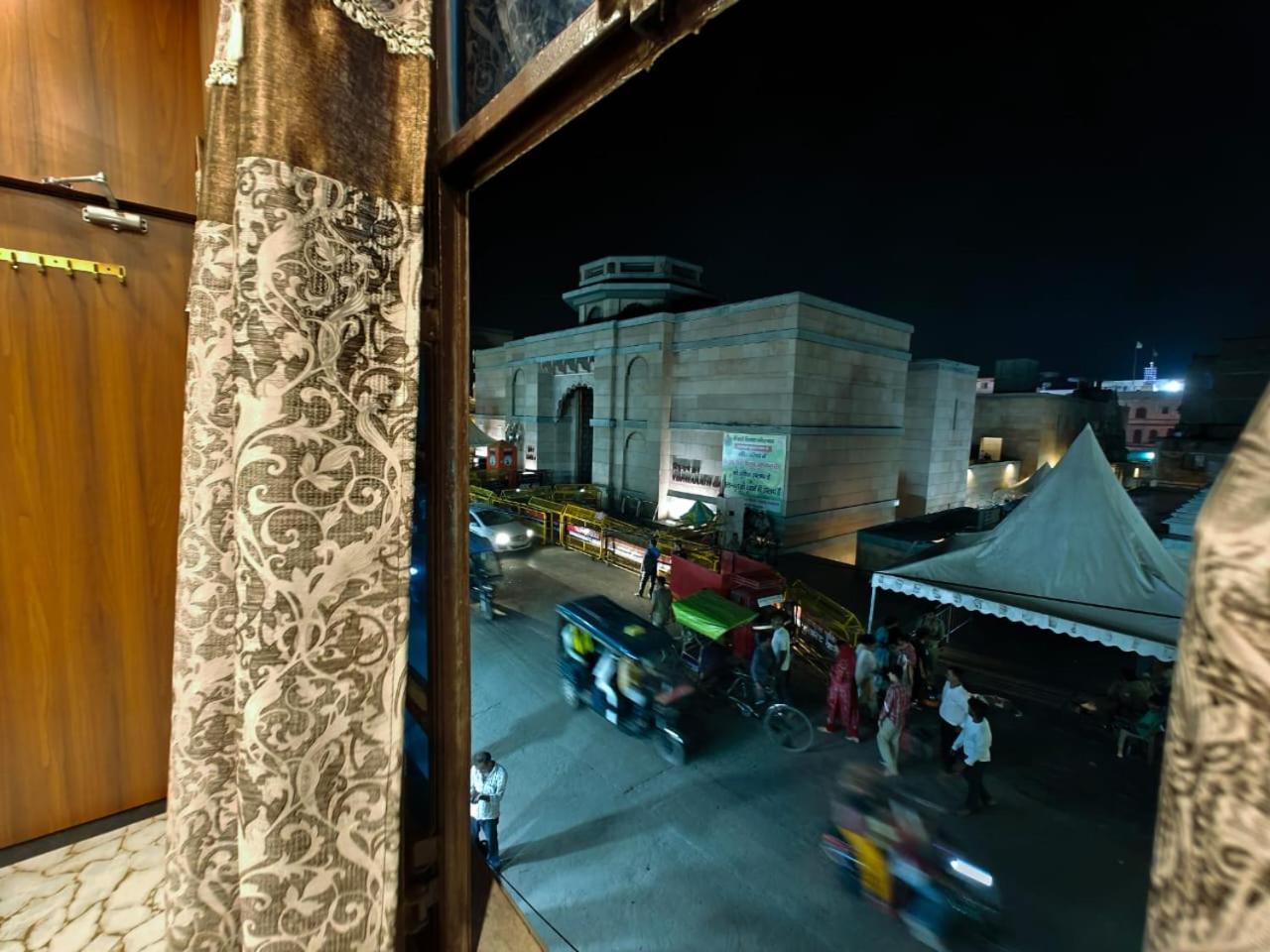 Shri Kailash Pati Guest House- Opposite Kashi Vishwanath Temple Varanasi Ngoại thất bức ảnh